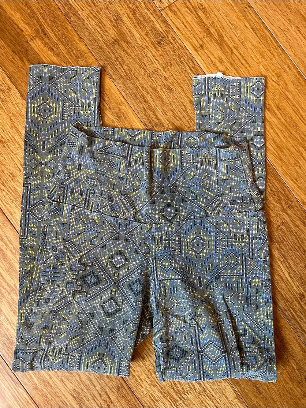 Women's Patterned Leggings - Blue & Gray Aztec Print